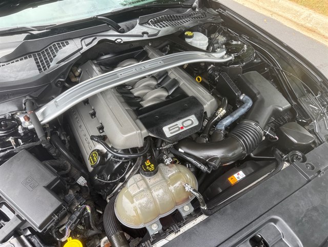 2017 Ford Mustang GT - Photo 28