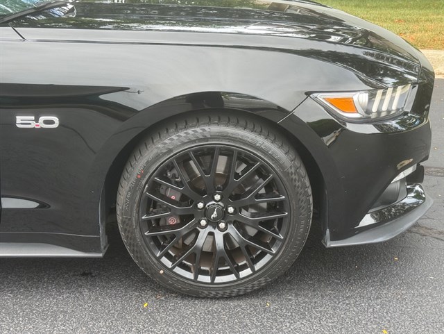 2017 Ford Mustang GT - Photo 32