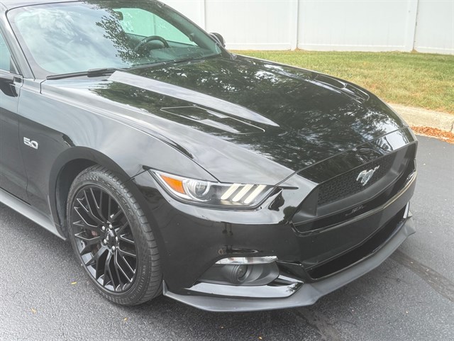 2017 Ford Mustang GT - Photo 13
