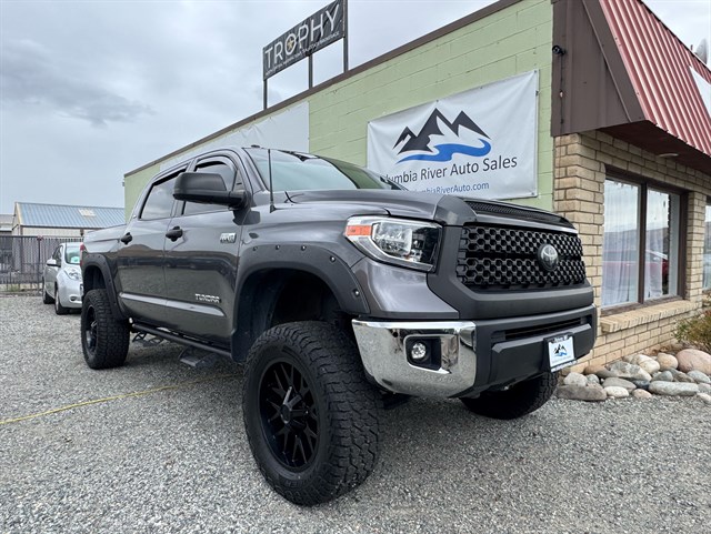 2018 Toyota Tundra SR5's photo