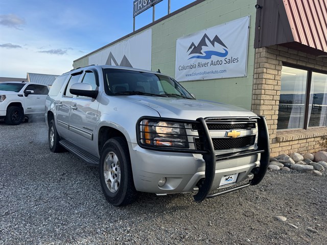 2010 Chevrolet Suburban LT's photo