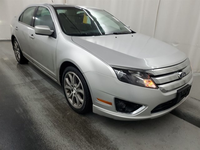 2012 Ford Fusion SE's photo