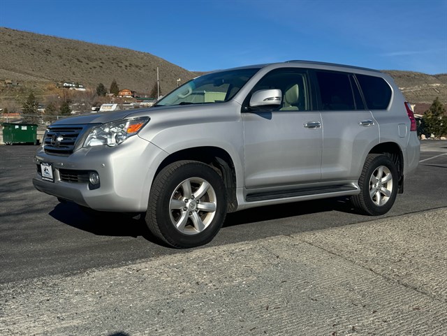 2011 Lexus GX Base
