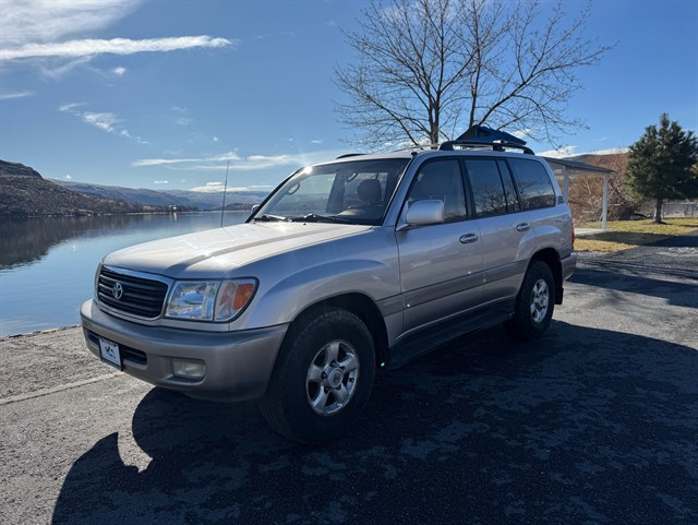 1998 Toyota Land Cruiser Base
