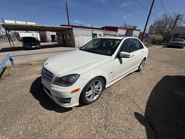 Mercedes C250 photo 3