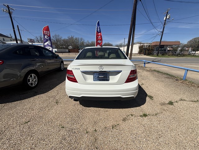Mercedes C250 photo 4