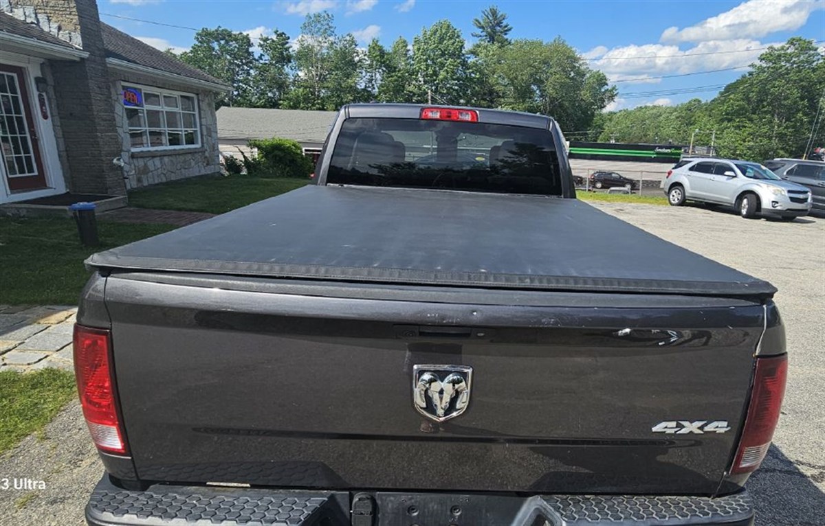 2018 Ram 1500 Tradesman photo 2