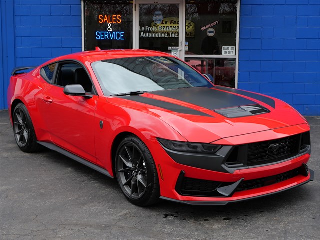 洋書 MUSTANG The Racing Thoroughbred Ford Mustang America's Original Pony Car Book(4474) - Roush