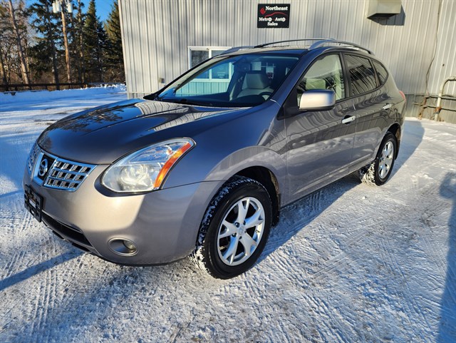 2010 Nissan Rogue SL's photo