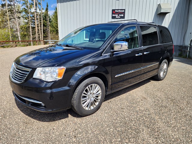 2013 Chrysler Town & Country Touring-L