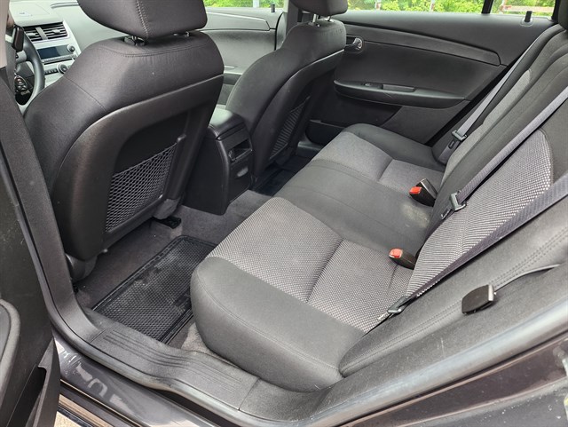 2012 Chevrolet Malibu 1LT - Photo 9