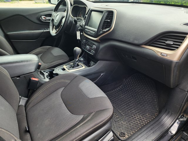 2015 Jeep Cherokee Latitude - Photo 12