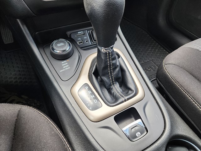 2015 Jeep Cherokee Latitude - Photo 14