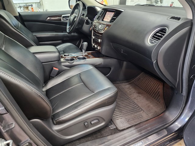 2013 Nissan Pathfinder SL - Photo 13