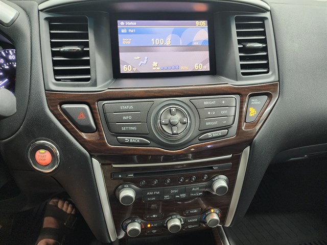 2013 Nissan Pathfinder SL - Photo 17
