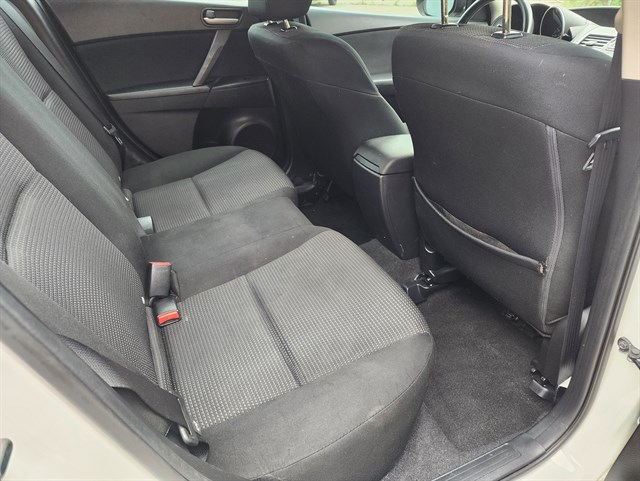 2013 Mazda MAZDA3 i Sport - Photo 10