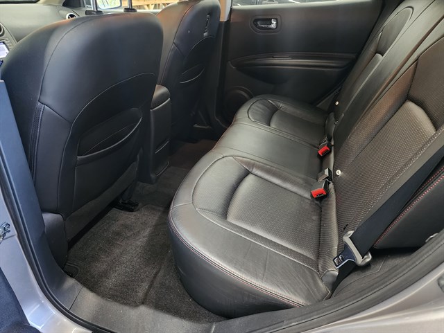 Nissan Rogue photo 10