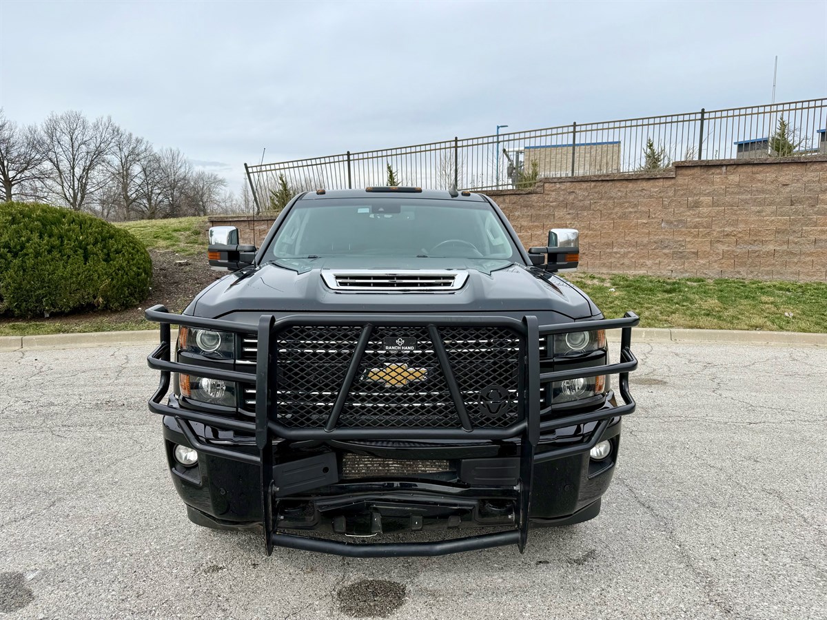 2019 Chevrolet Silverado 3500HD LTZ photo 2