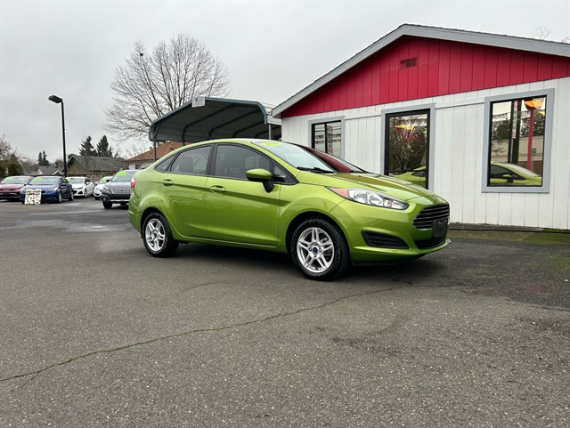 2018 Ford Fiesta SE's photo