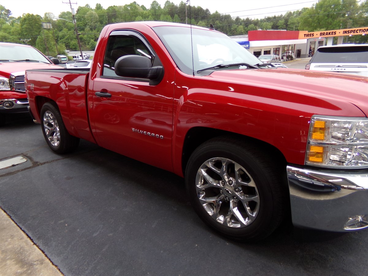 2012 Chevrolet Silverado 1500 LT photo 3