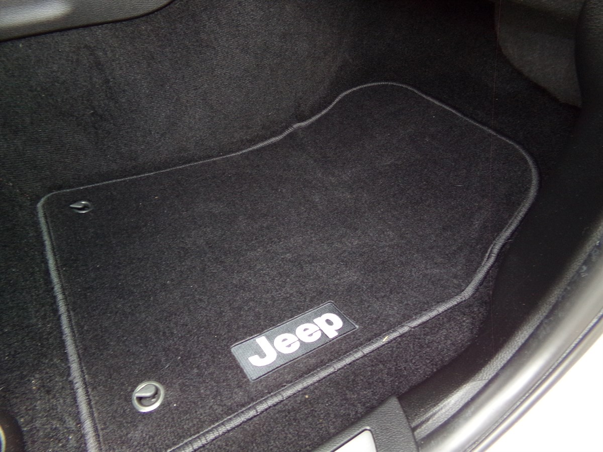 2013 Jeep Grand Cherokee Limited photo 28