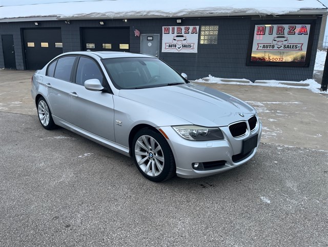 2011 BMW 3 Series 328i's photo