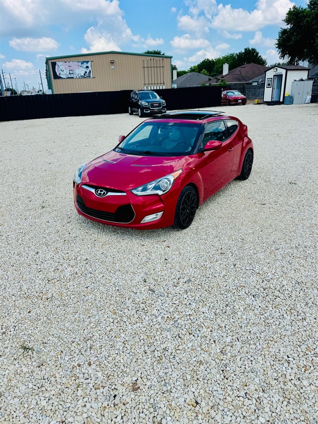 Hyundai Veloster photo 2