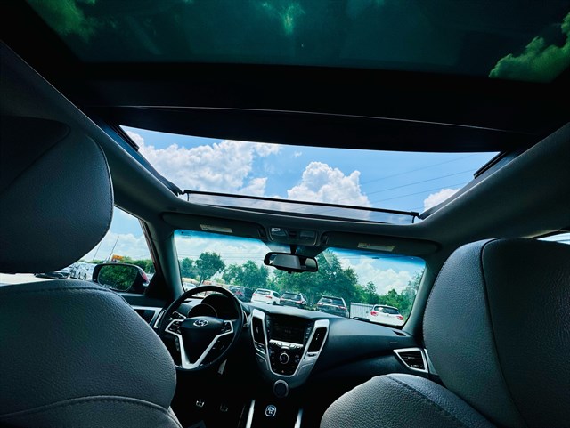 Hyundai Veloster photo 36