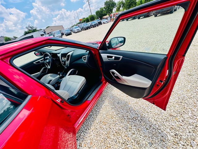 Hyundai Veloster photo 27