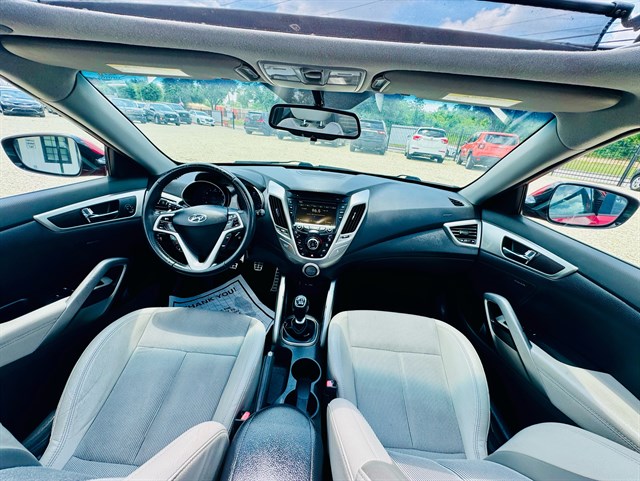 Hyundai Veloster photo 5