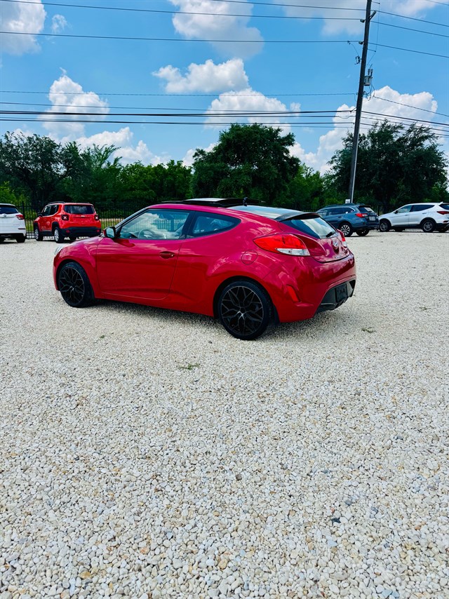 Hyundai Veloster photo 18