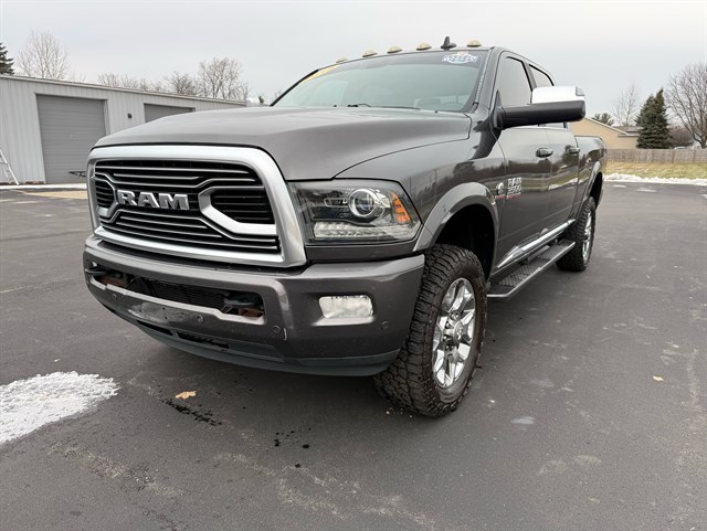 2018 RAM Ram 3500 Pickup Laramie Limited's photo