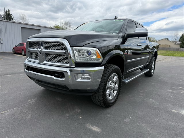 2014 RAM 3500 Laramie 4X4 Crew Cab SWB's photo