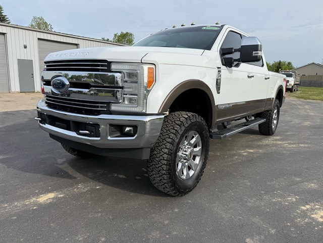 2017 Ford F-250 Lariat 4x4 Crew Cab 8' Box's photo
