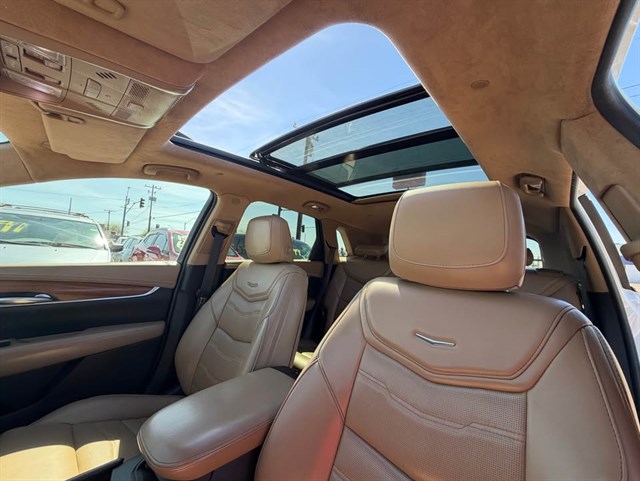 Cadillac XT5 photo 8