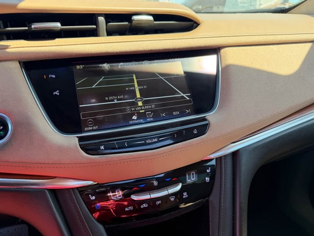 Cadillac XT5 photo 9