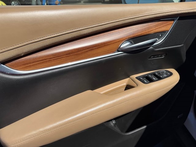 Cadillac XT5 photo 11