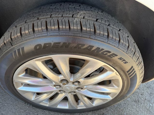 Cadillac XT5 photo 10