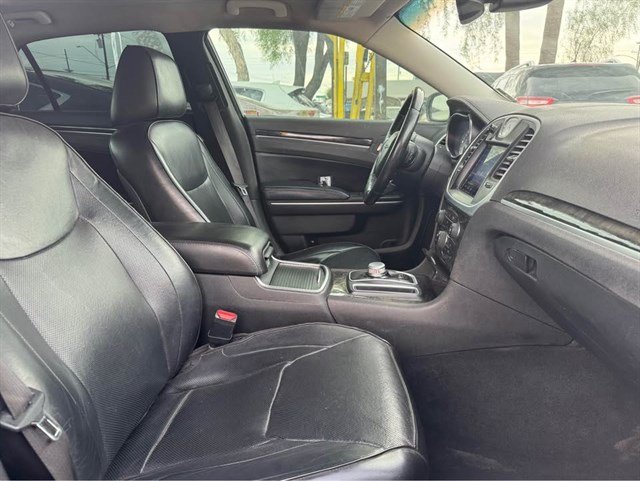 Chrysler 300 photo 10