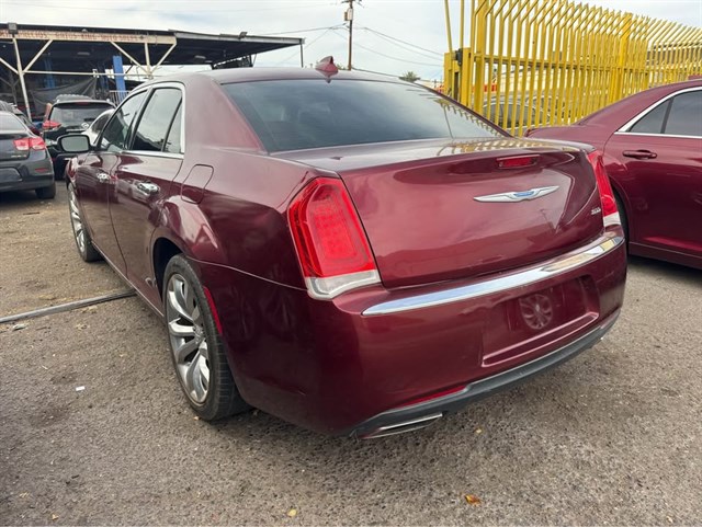 Chrysler 300 photo 3