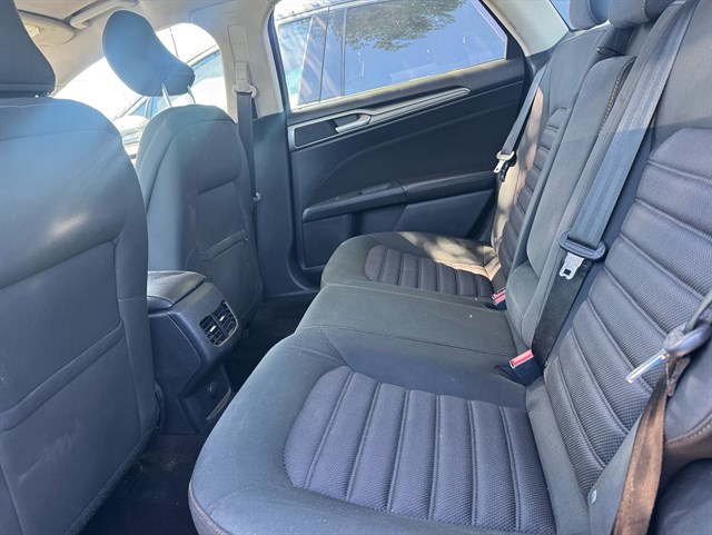 Ford Fusion photo 4