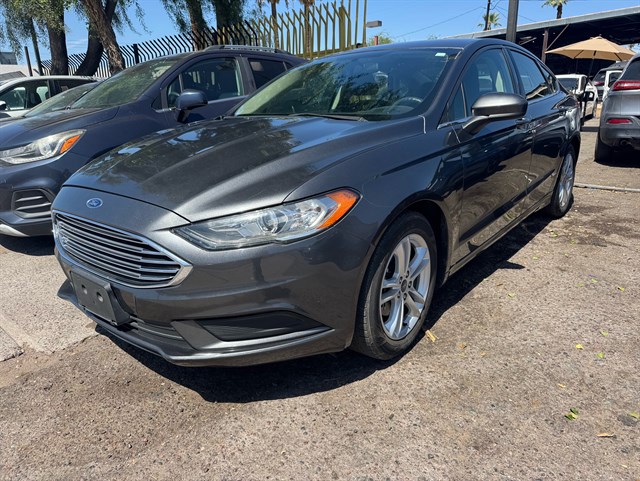 Ford Fusion photo 2
