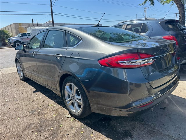 Ford Fusion photo 9