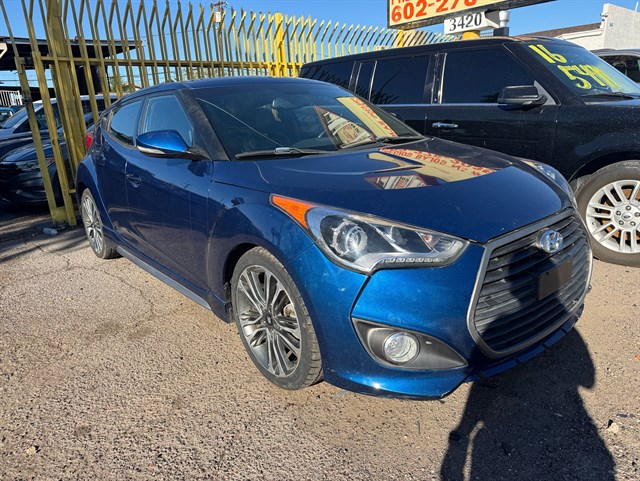 Hyundai Veloster photo 2