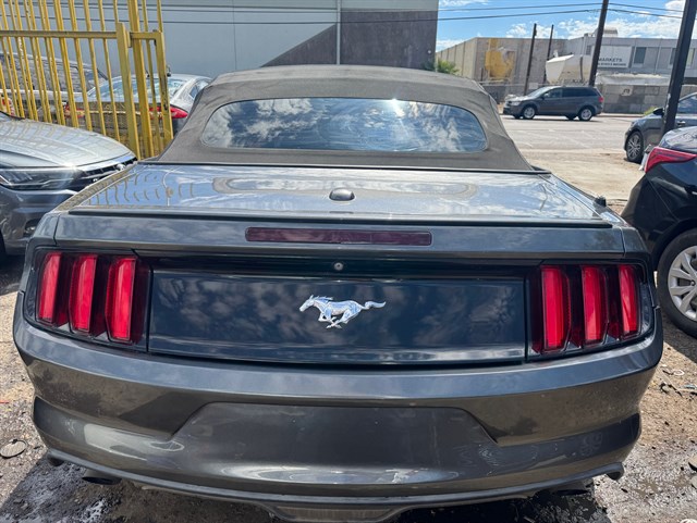 Ford Mustang photo 5