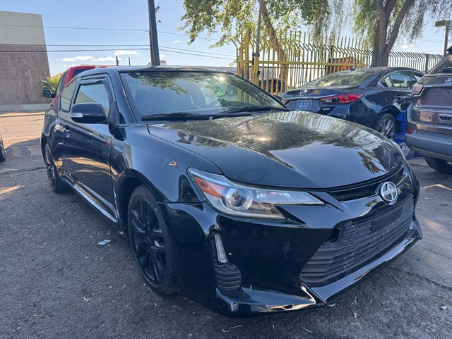 Scion tC photo 2