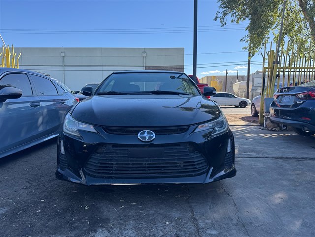 Scion tC photo 3
