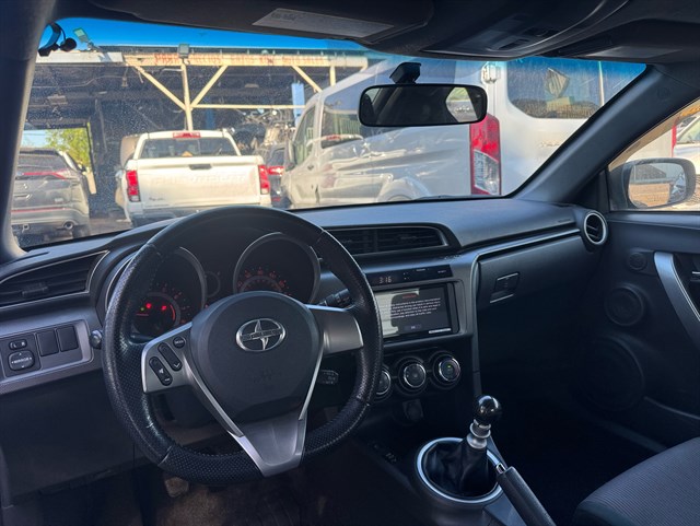 Scion tC photo 4
