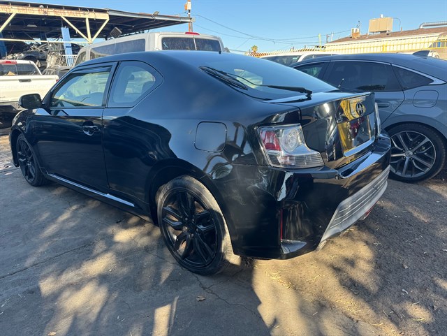 Scion tC photo 10