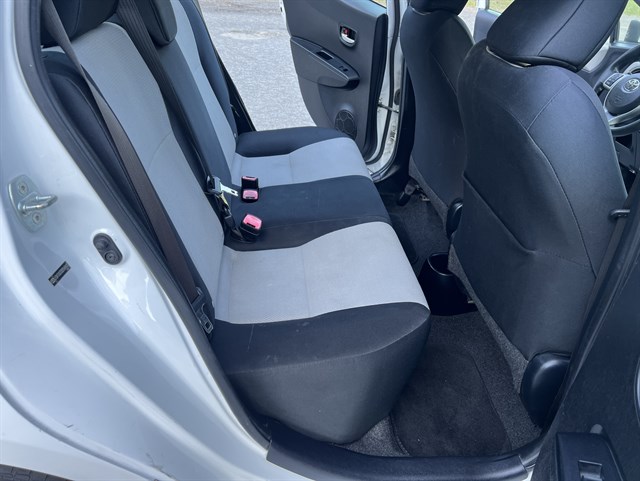 2013 Toyota Yaris L - Photo 17